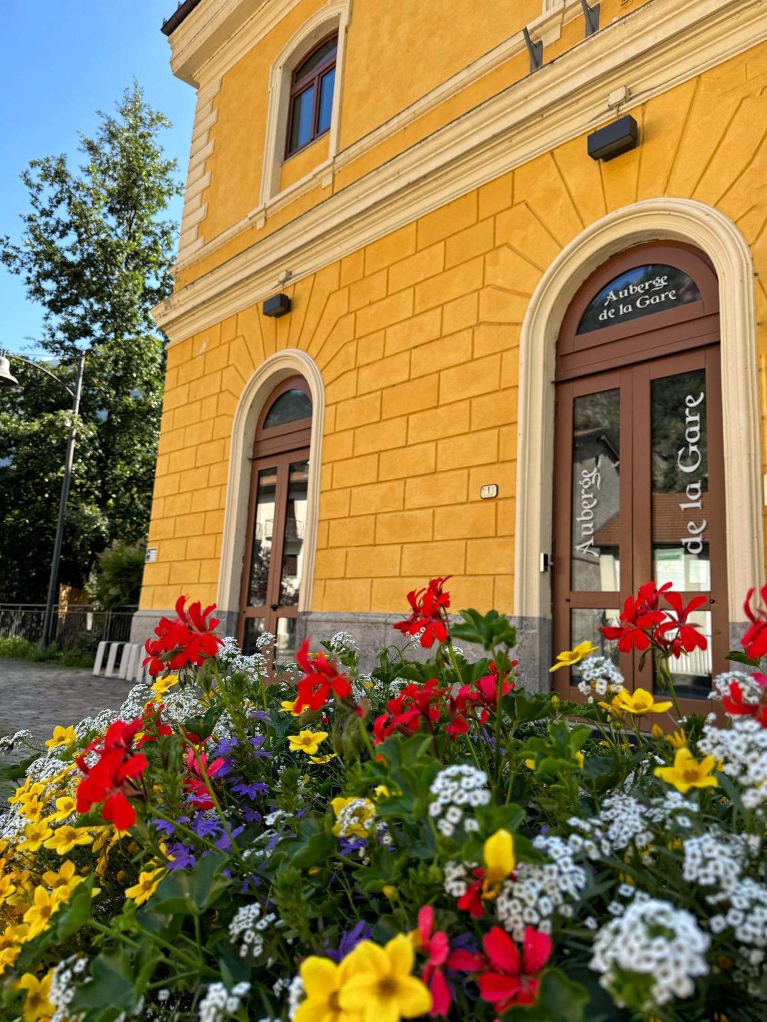 Auberge De La Gare - Dortoir & Ostello Hone Exterior photo